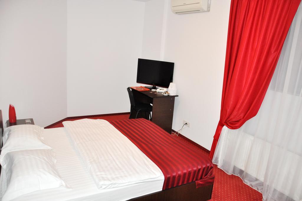 بوخارست Hotel Thomas الغرفة الصورة
